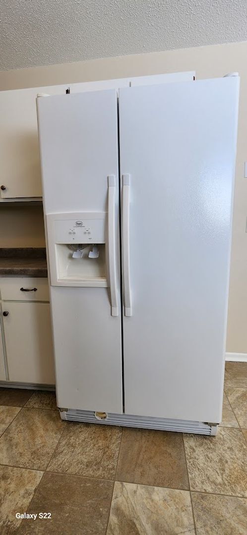 Foto del edificio - 3 bedroom 2 bath Town House