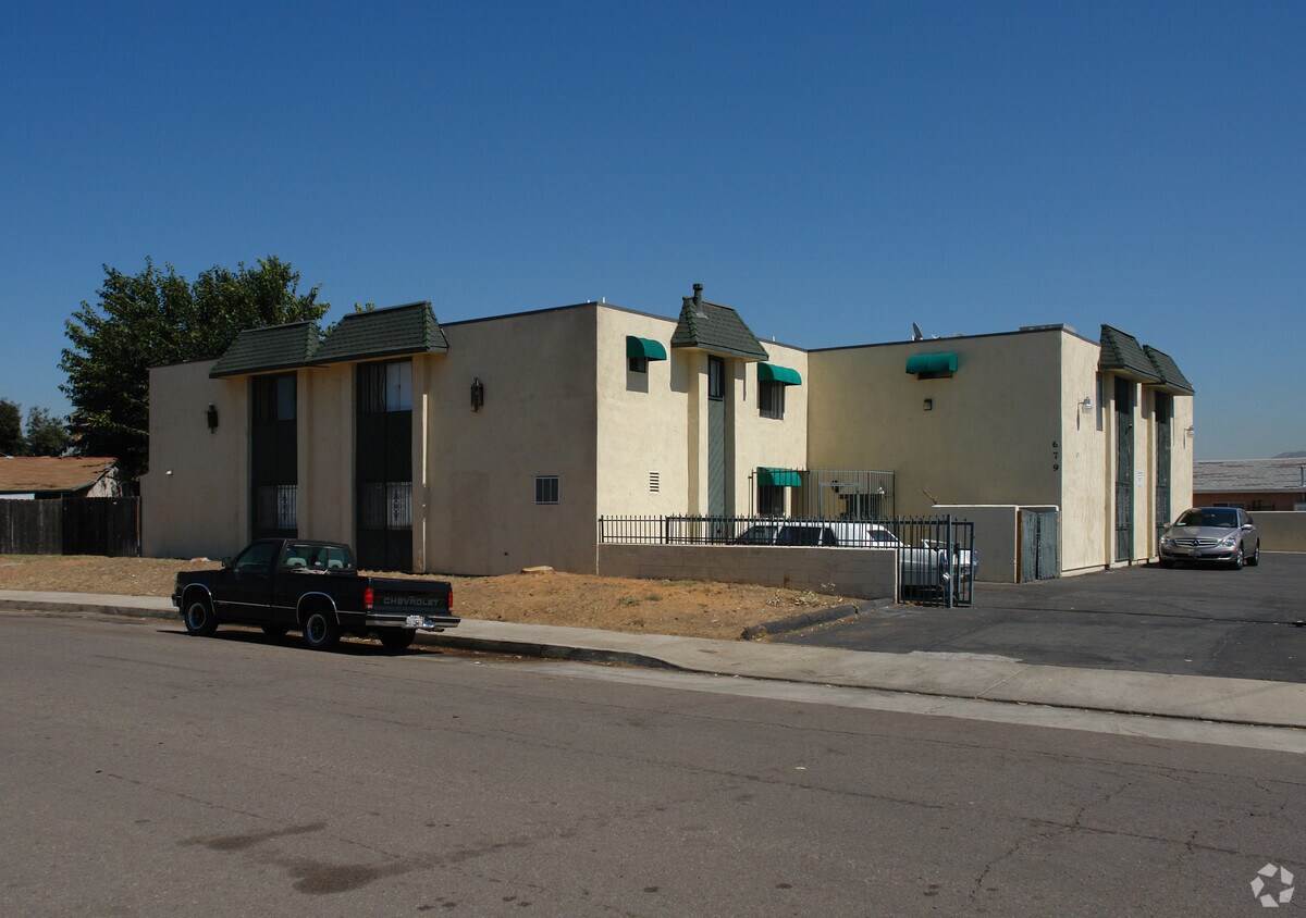Primary Photo - 679 Lemon Ave