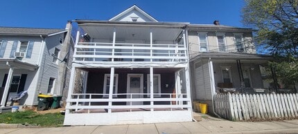Building Photo - 217 Pen Argyl St