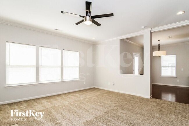 Foto del edificio - 455 Shady Grove Ct