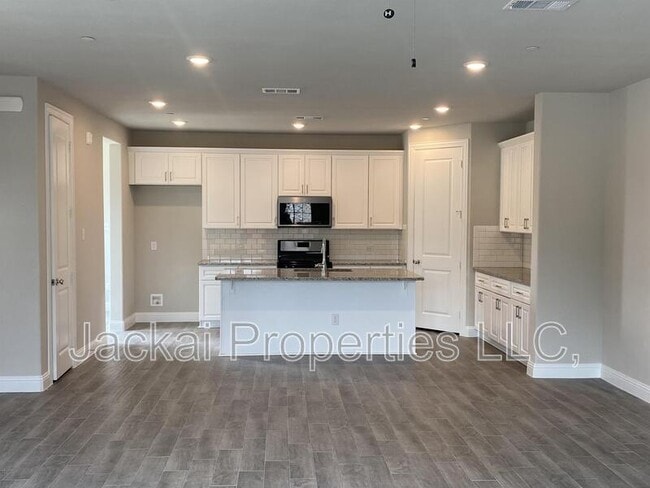 Foto del edificio - 801 Ponds Edge Ln