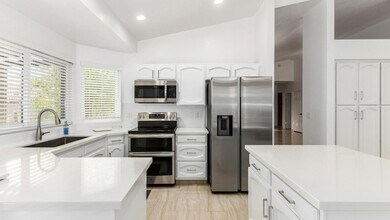 Building Photo - 9907 E Wood Dr