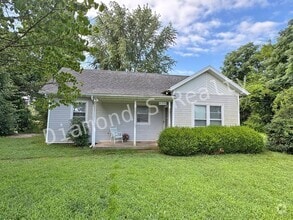 Building Photo - 4006 W Maple St