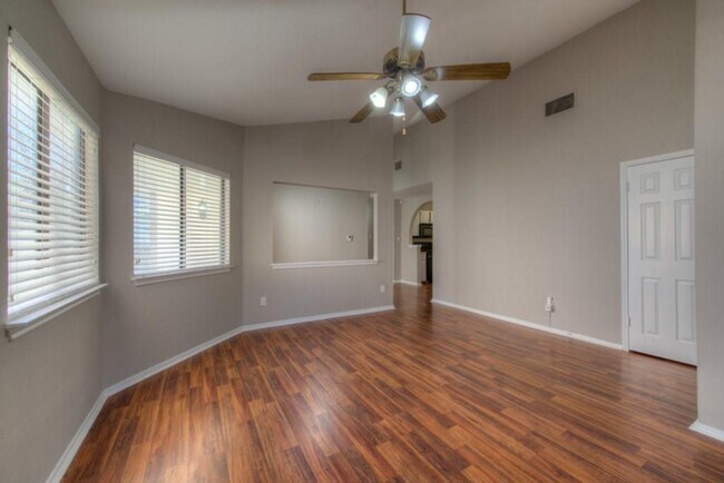 Foto del edificio - 11617 Pearwood Pl