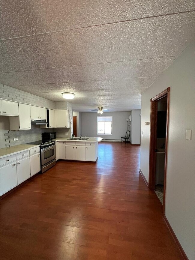 Building Photo - 669 Briar Hill Ln