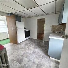 Building Photo - 1024 S Webster Ave