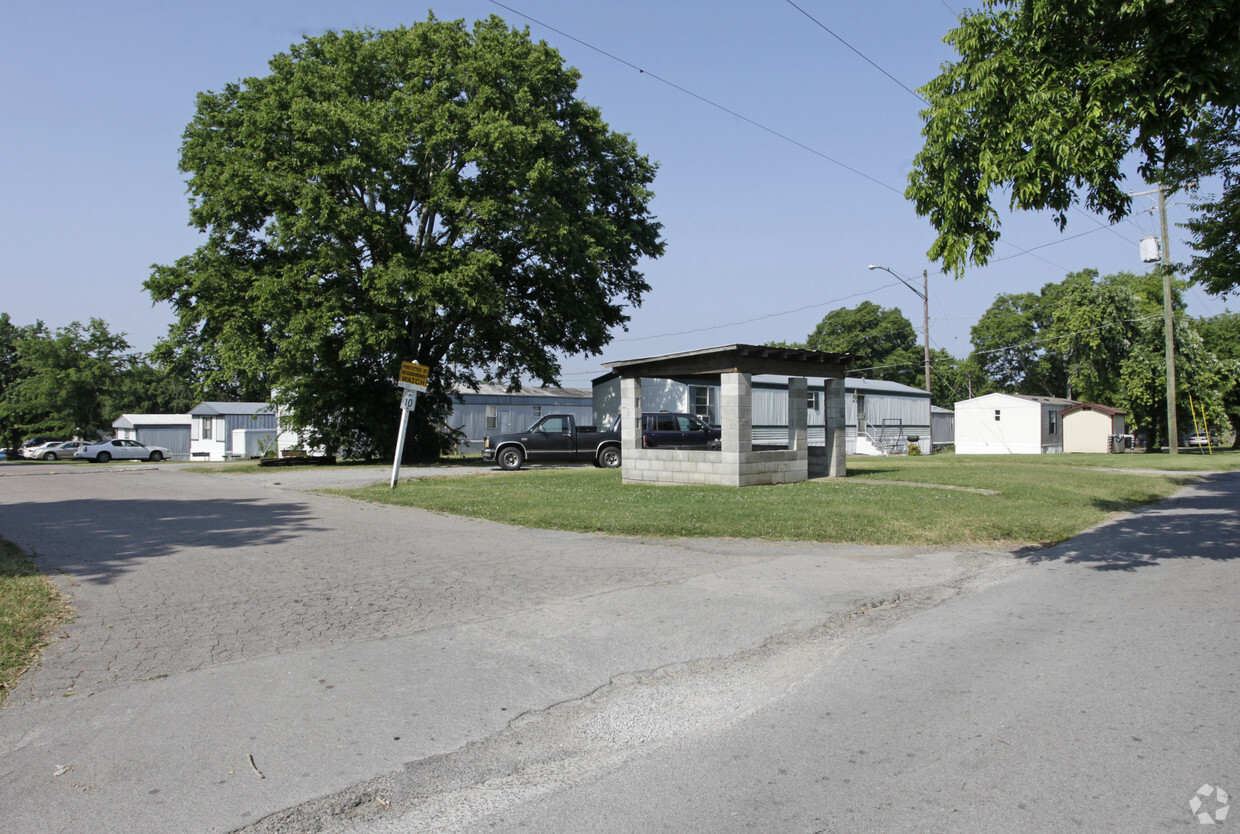 Foto del edificio - Hendersonville Mobile Village