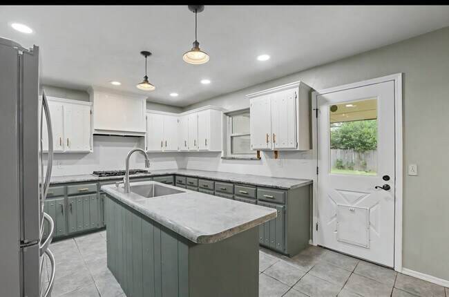 Cocina - 2112 Bentham Pl