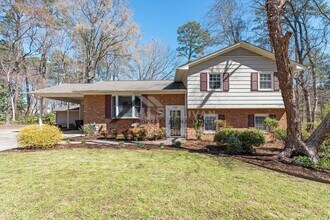 Building Photo - 112 Celeste Cir