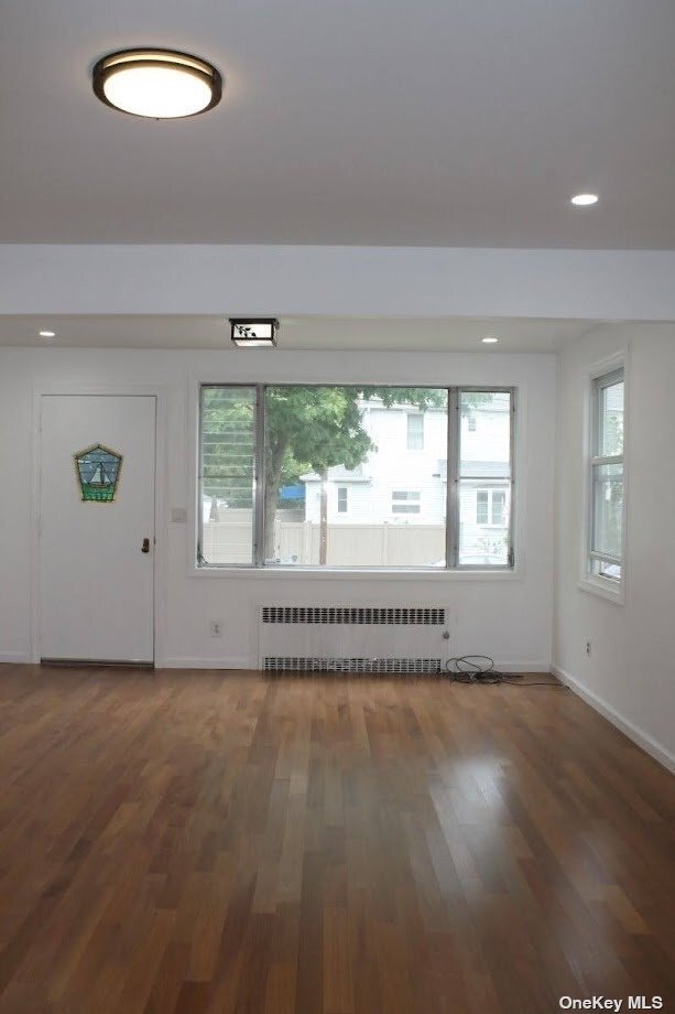 Foto del edificio - 69-54 Loubet St