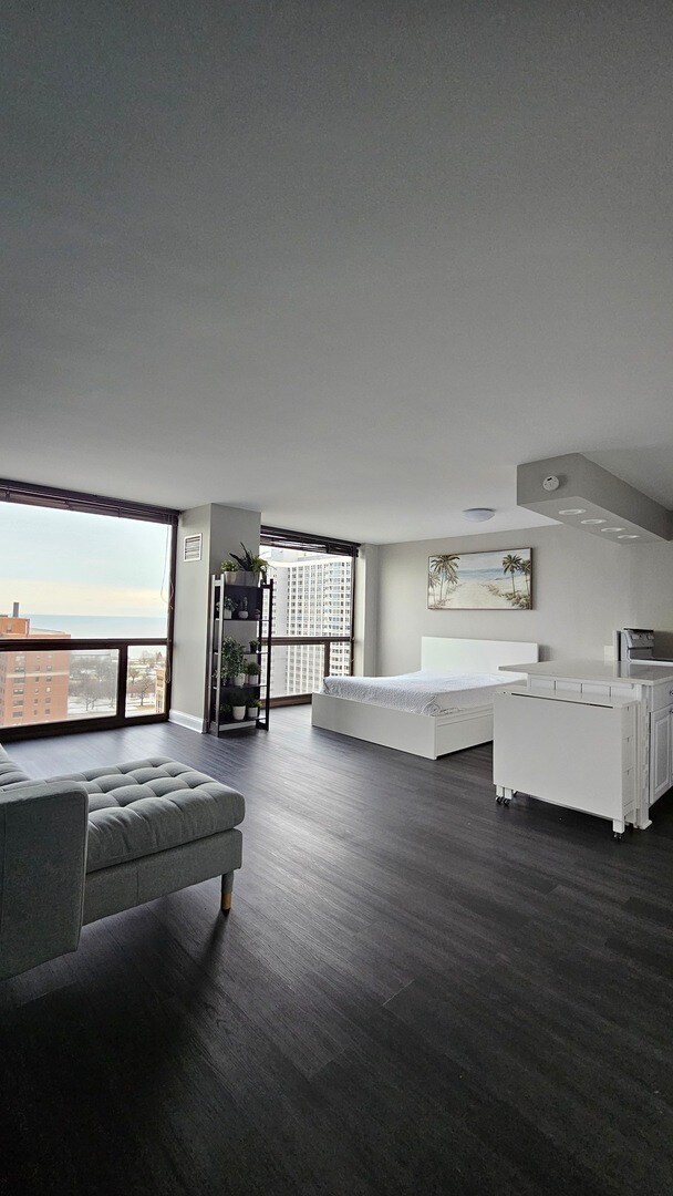 Foto del edificio - 4343 N Clarendon Ave