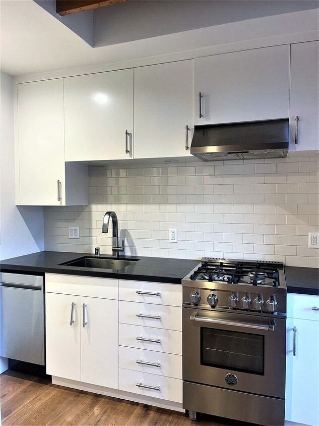 kitchen - 1168 Grant Ave
