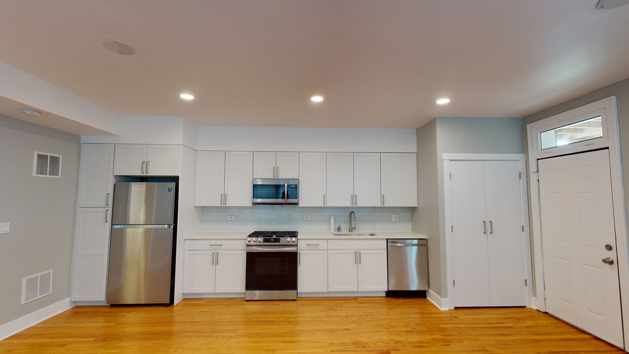 Great Room Kitchen - 3419 W Medill Ave