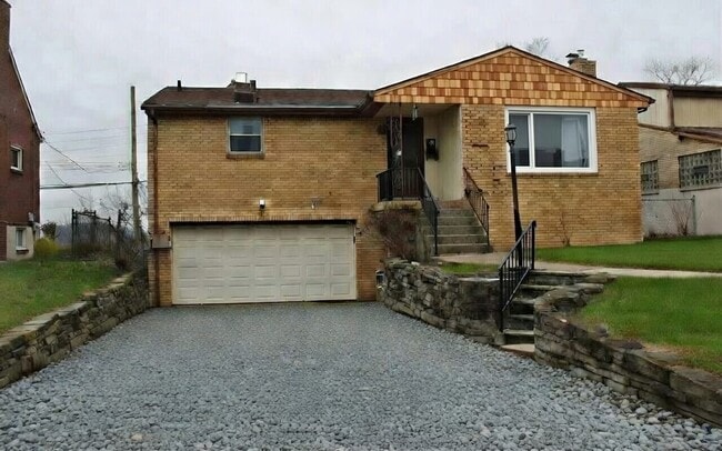 Photo - 318 Rockfield Rd House