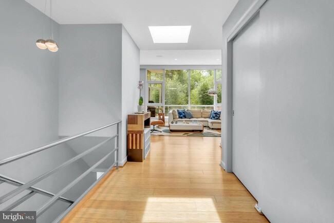Foto del edificio - 3302 Shirley Ln