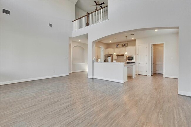 Building Photo - 124 Leadtree Loop