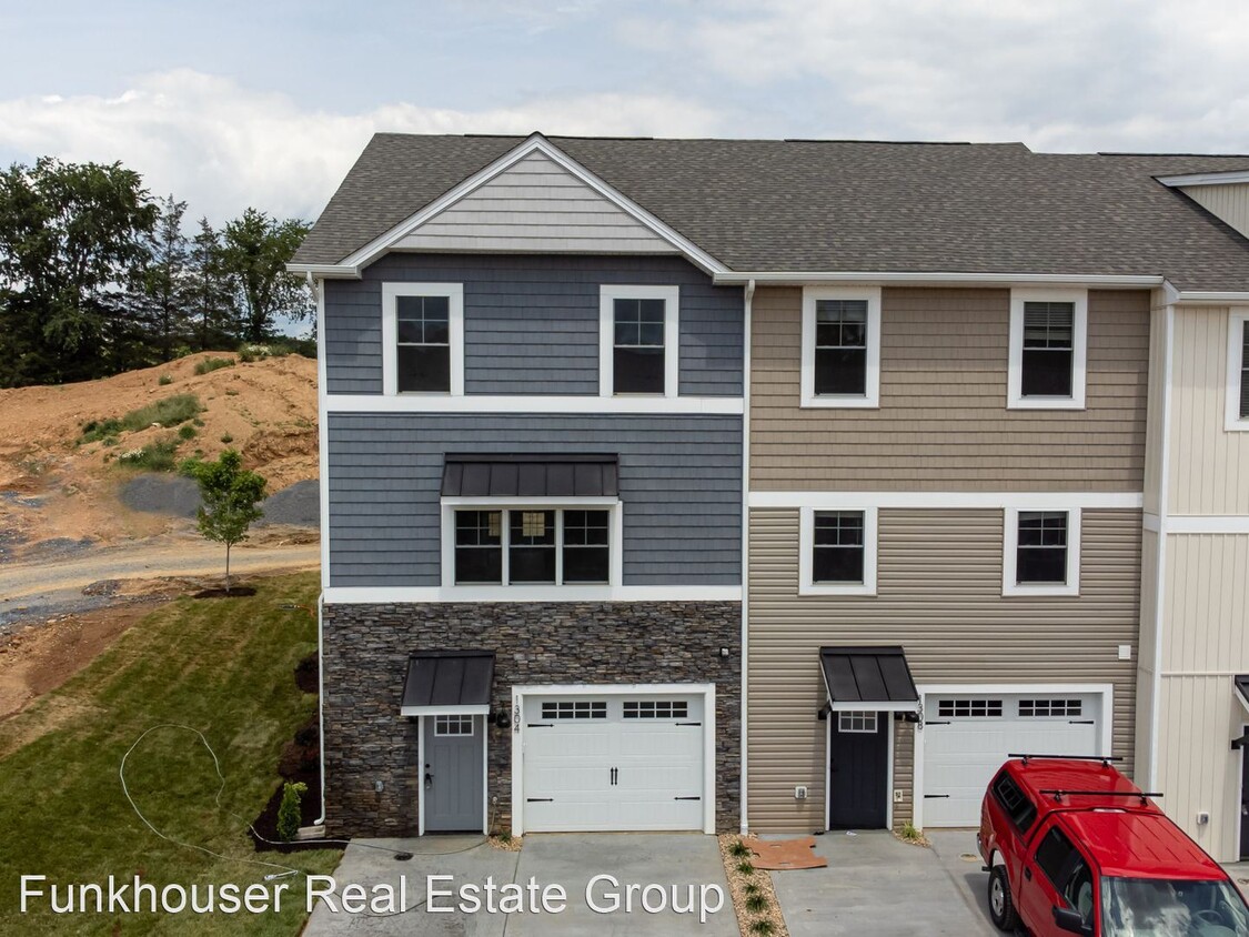 Primary Photo - 3 br, 3.5 bath House - 1330 Palomino Trail