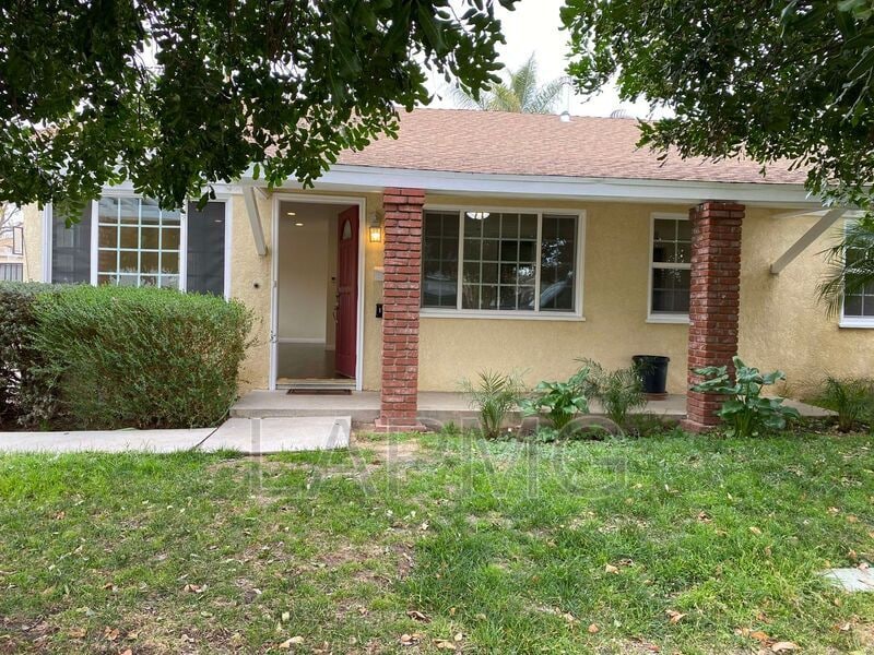 Foto principal - 17535-17537 Baltar Street