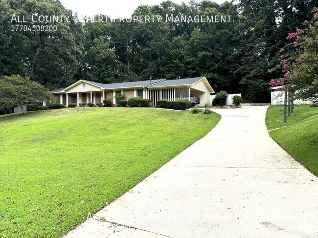 Building Photo - Spacious 3 bedroom Home in Gainesville