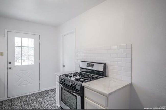 Foto del edificio - Perfect 3 BD 2 BA home near Alamo Heights ...