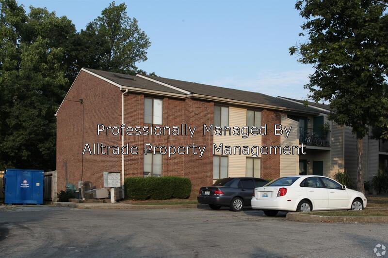Primary Photo - 3008 Deer Park Cir
