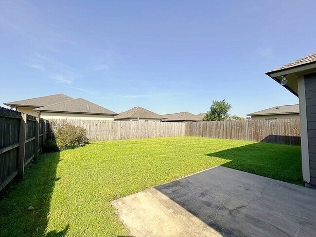 Foto del edificio - 3 Bedroom Home in  St Gabriel in a Gated C...