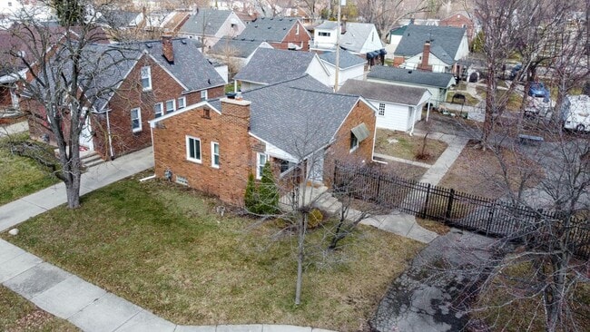 Building Photo - 21825 McCormick St