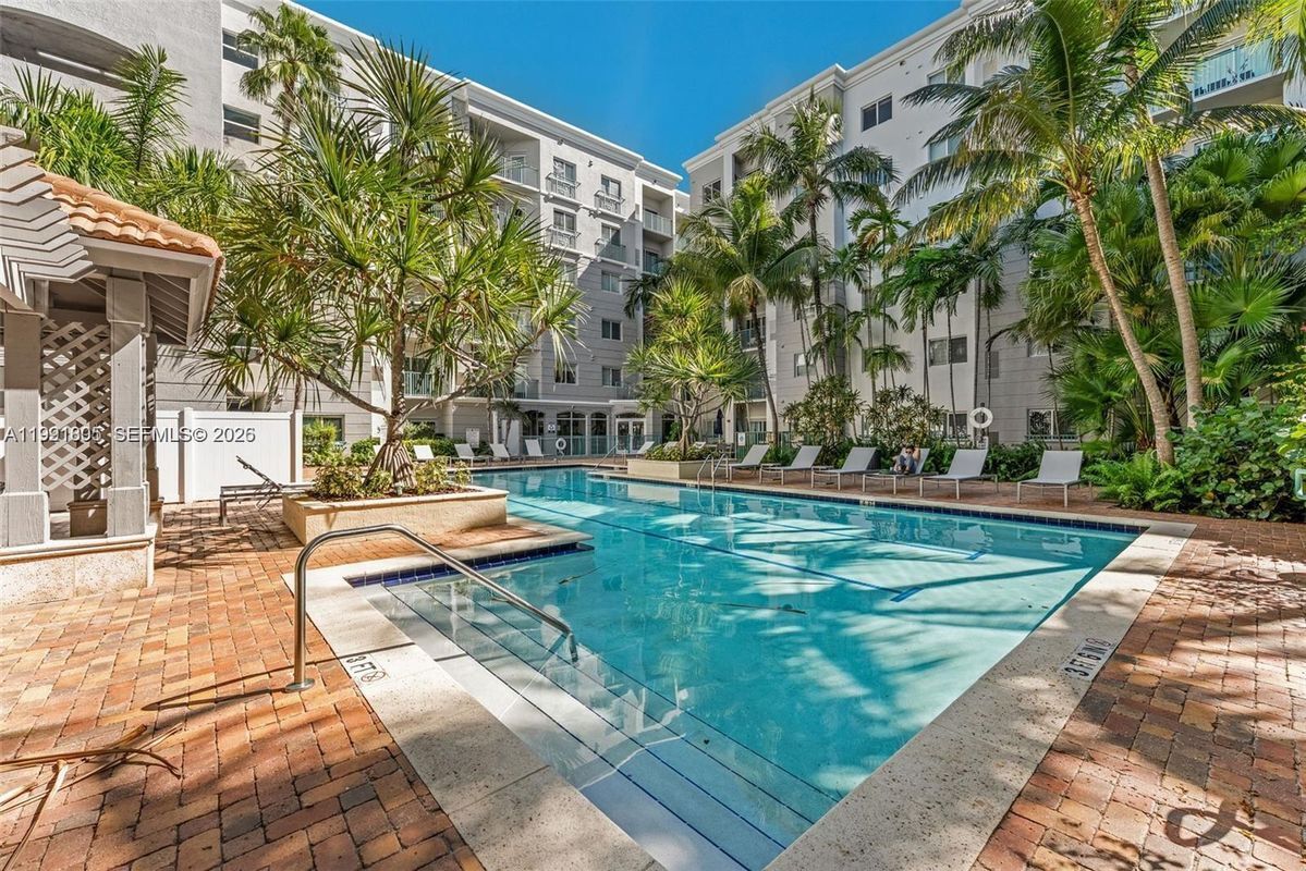 Foto del edificio - 6001 SW 70th St