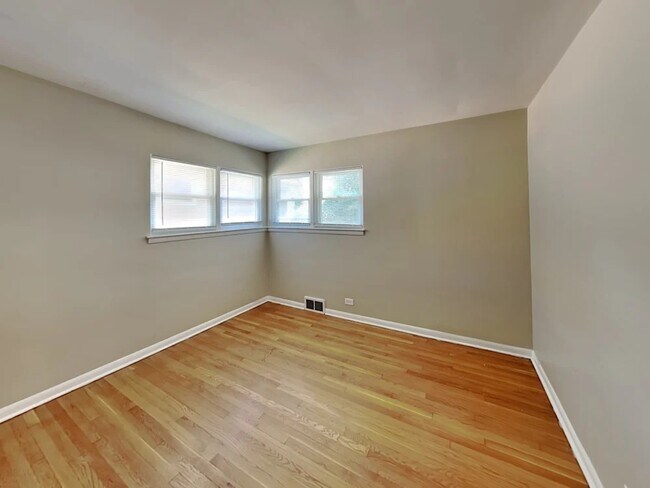 Foto del edificio - 7634 W Madison St