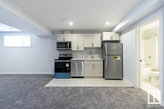 Building Photo - 32 Rosewood Wy