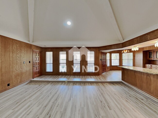 Building Photo - 1408 Colony Dr