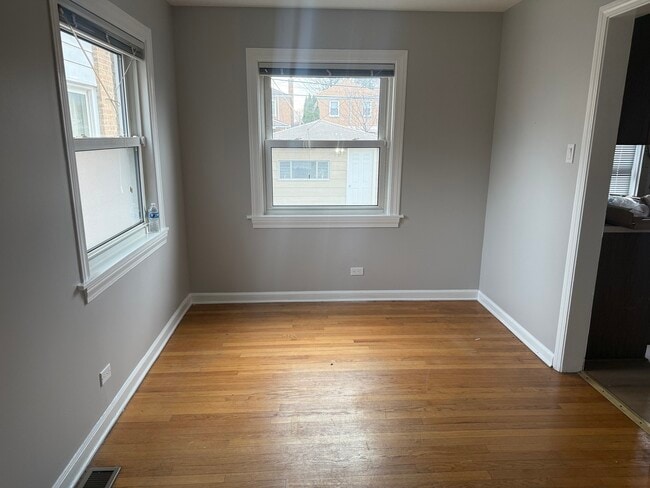 Building Photo - 6541 N Kedzie Ave