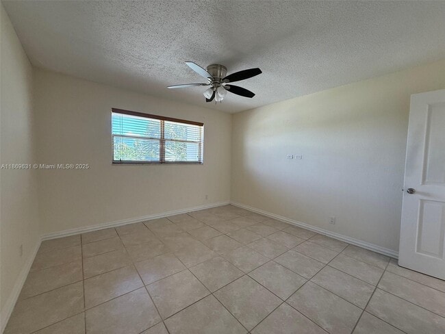 Building Photo - 1300 Moffett St