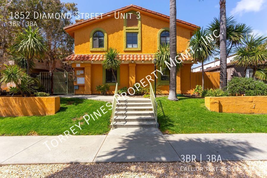 Primary Photo - Pacific Beach 3BR Townhouse with Fireplace...