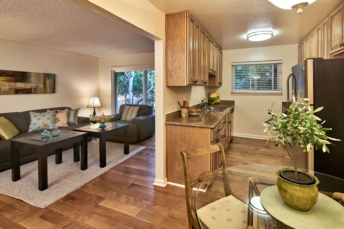 Photo - 453 Rengstorff Ave (Mountain View, CA)