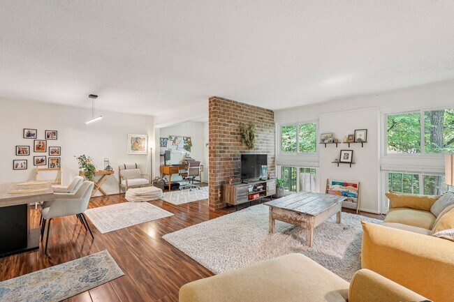 Foto del edificio - Top-floor condo located in the charming La...