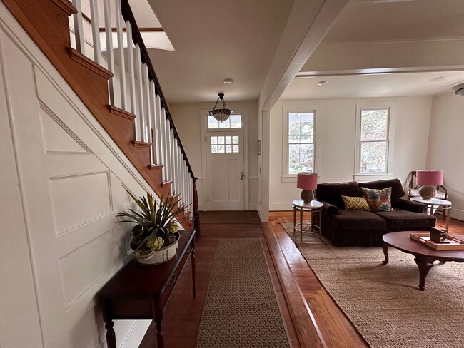 Building Photo - Historic Downtown Wilmington Furnished 3 B...