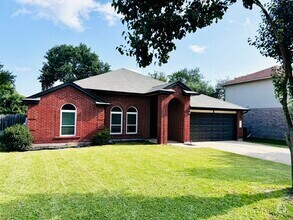 Building Photo - 1731 Warwick Way