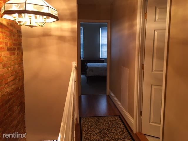 Building Photo - 3 br, 1.5 bath Townhome - 738 S Decker Ave