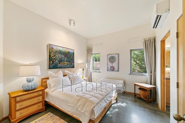 Foto del edificio - 6172 N Pierce Park Ln