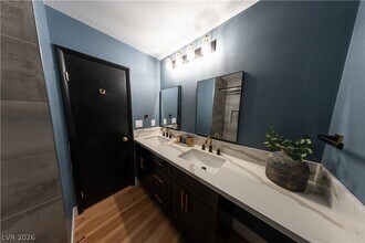 Building Photo - 31 Jade Cir
