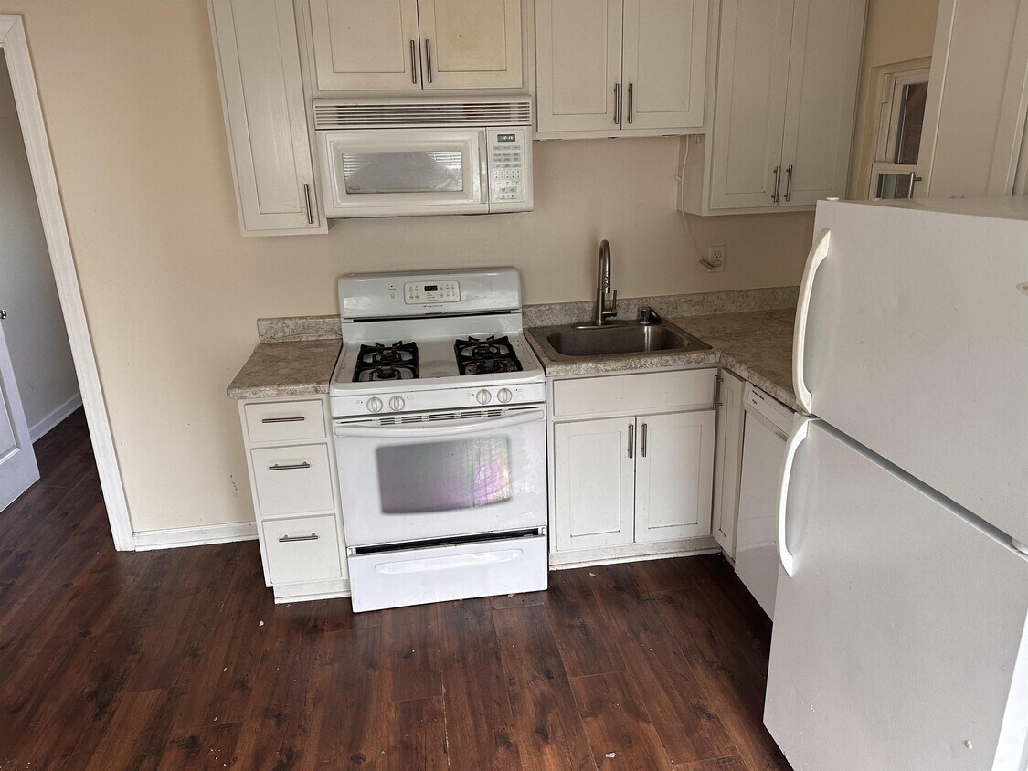 Foto principal - 6107 24th Ave