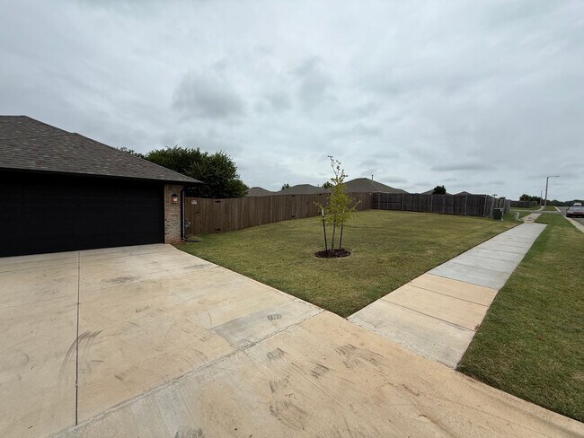Foto del edificio - Don't Miss this STUNNING, true 4 bed, 2 ba...