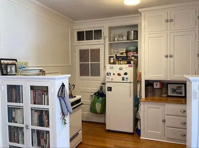 Foto del edificio - 1500 W Chase Ave