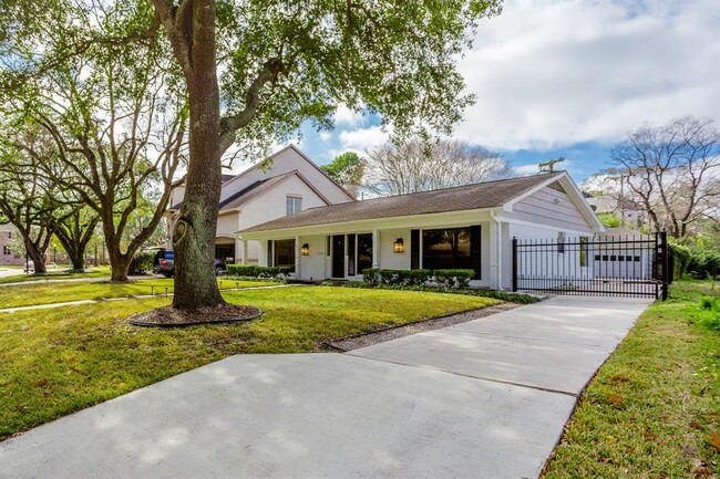 Foto del edificio - 8710 Linkterrace Ln