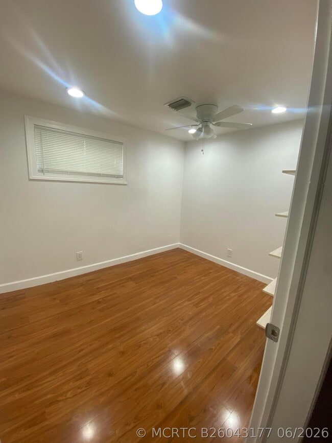 Building Photo - 809 E Broward Blvd