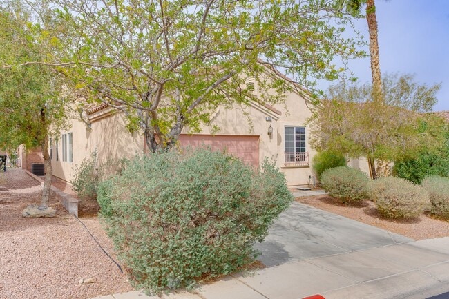 Building Photo - CHARMING 3BEDROOM SINGLE STORY 89012