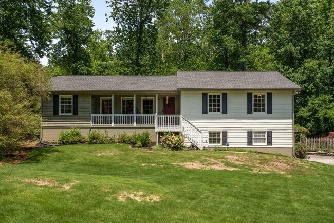 Building Photo - 2795 Bentwood Dr