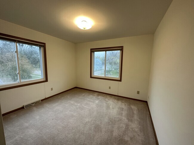 Foto del edificio - 2051 Cliff Alex Ct S