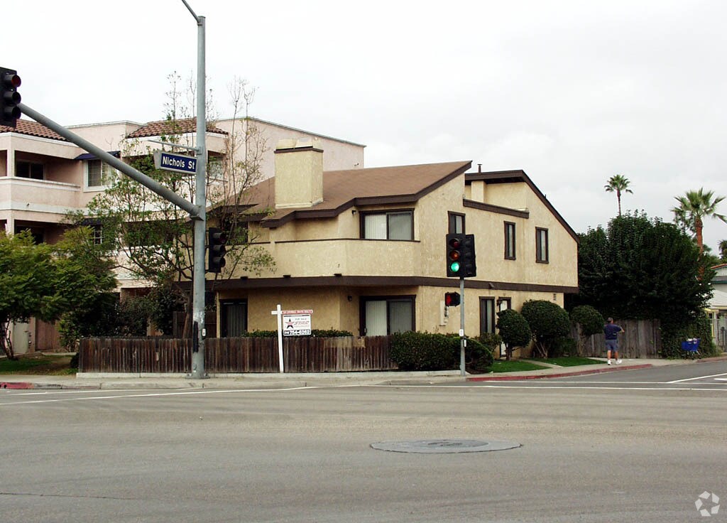 Building Photo - 7611 Warner Ave